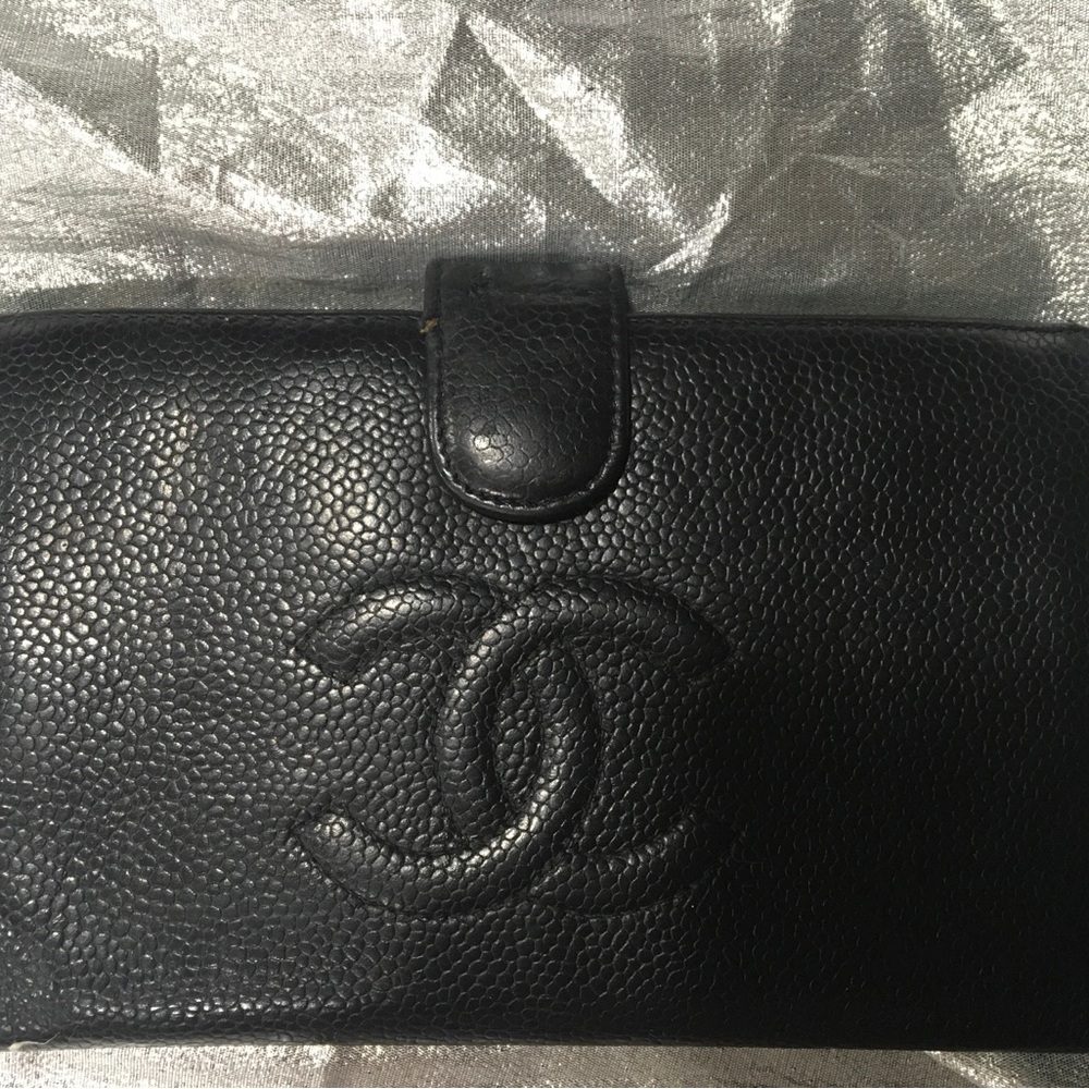 CHANEL black wallet